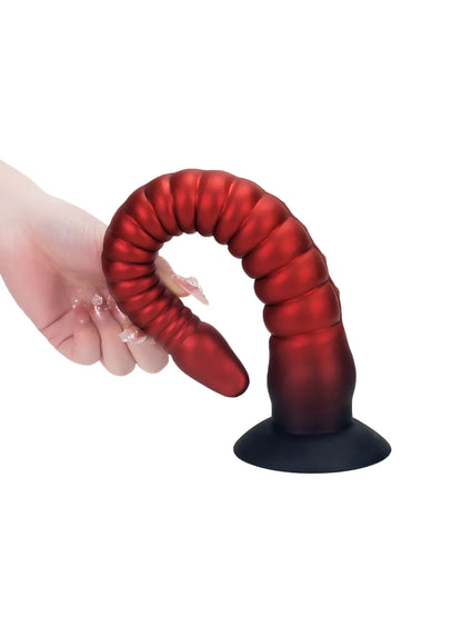 Dennis - Lange Rode Fantasy Tentacle Dildo met Geribbelde Schacht en Zuignap - 3 Maten