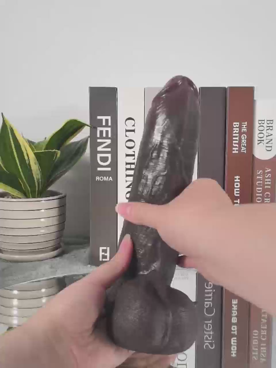Taco - Dikke Zwarte Sliding Skin Vac-U-Lock Dildo Met Balzak - 22,8cm